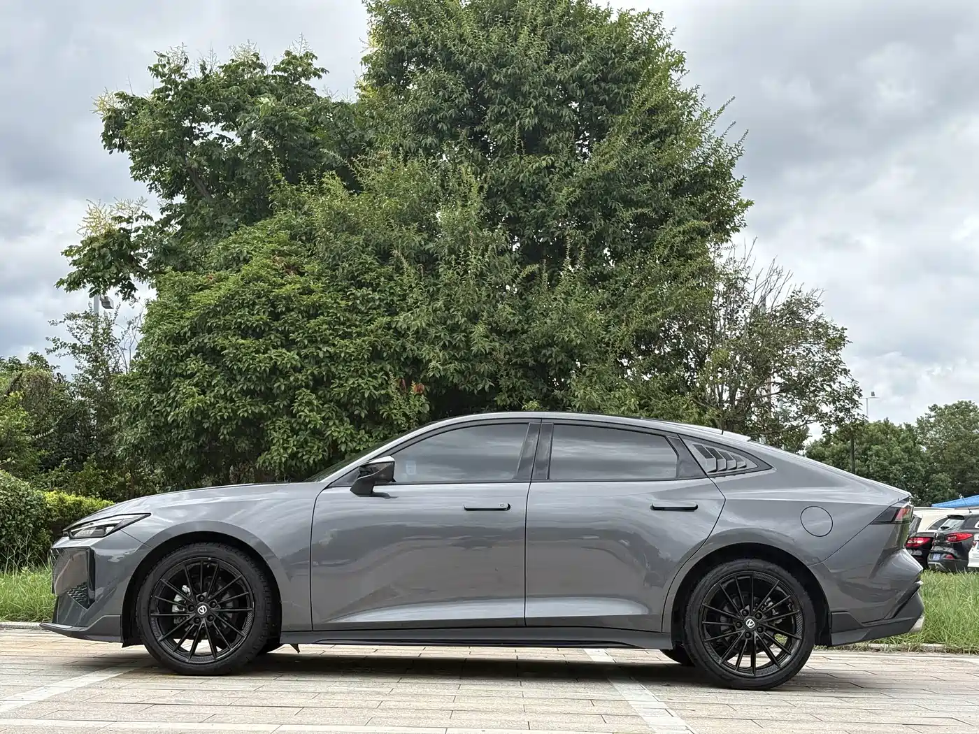 Changan UNI-V 2025 2024 1.5T Deluxe Sport