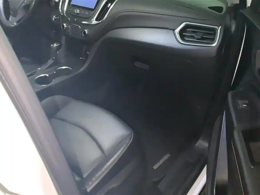 Chevrolet Equinox 2018 535T Automatic Control Edition фото 8
