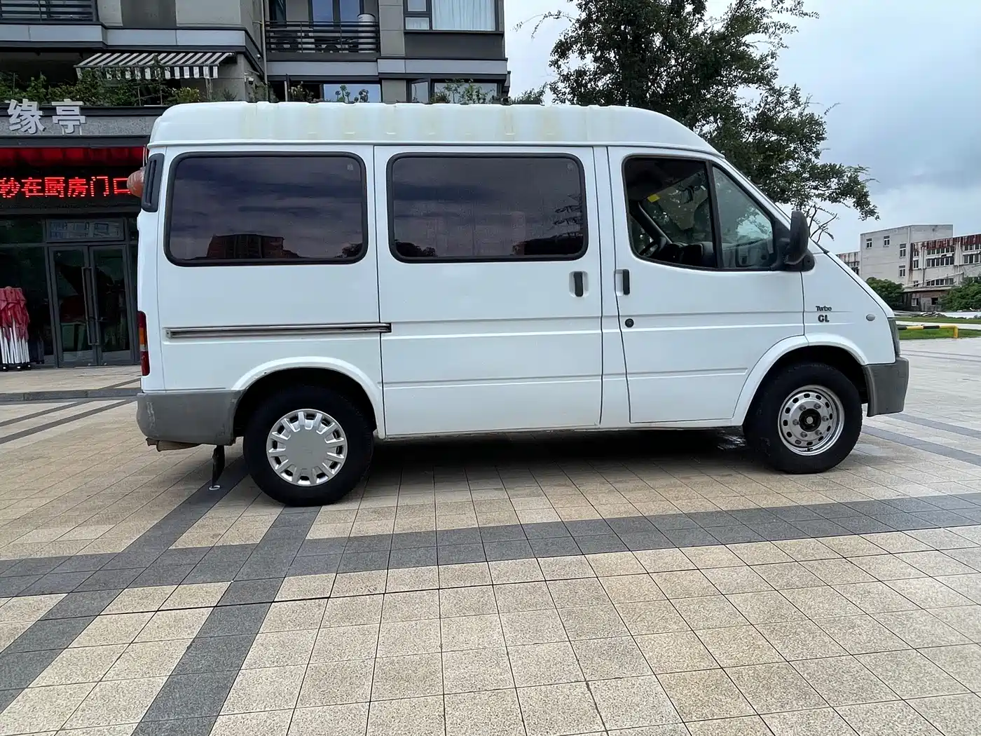 Ford Classic Transit 2016 2016 Model 2.8T Diesel Short Wheelbase 6-Seat Medium Roof Multi-Purpose Vehicle JX493ZLQ4