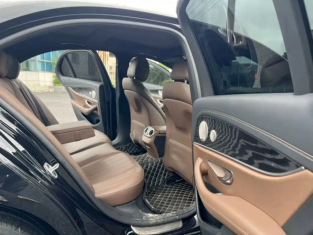 Фото 8 - Mercedes-Benz E-Class (Import)