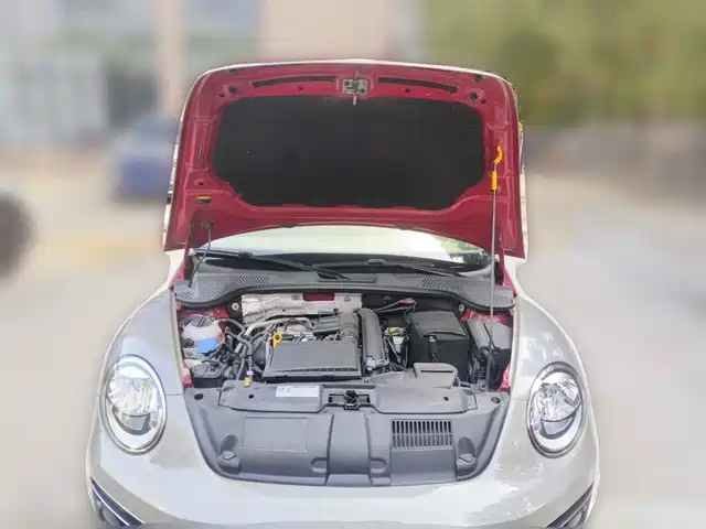 Volkswagen Beetle 2017 180TSI Enjoy — фото 3