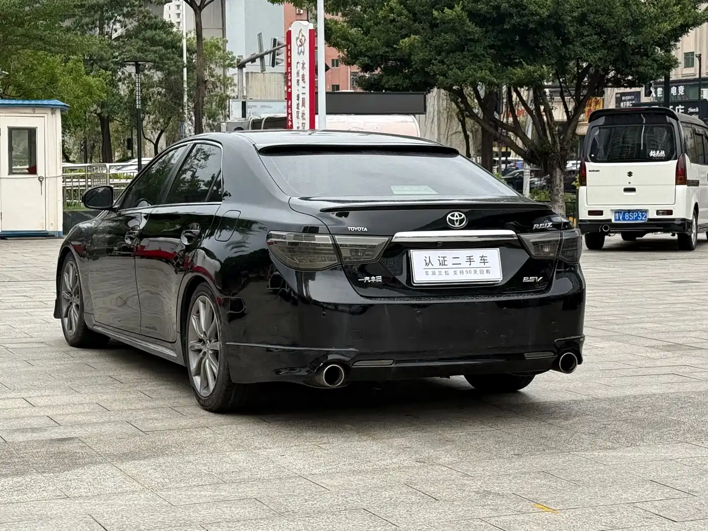 Toyota Reiz 2012 2.5V Grace Elite Styling Edition фото 9