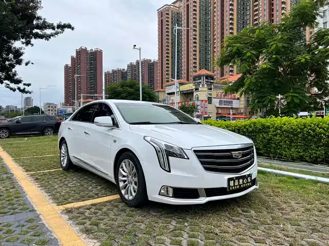 CADILLAC XTS