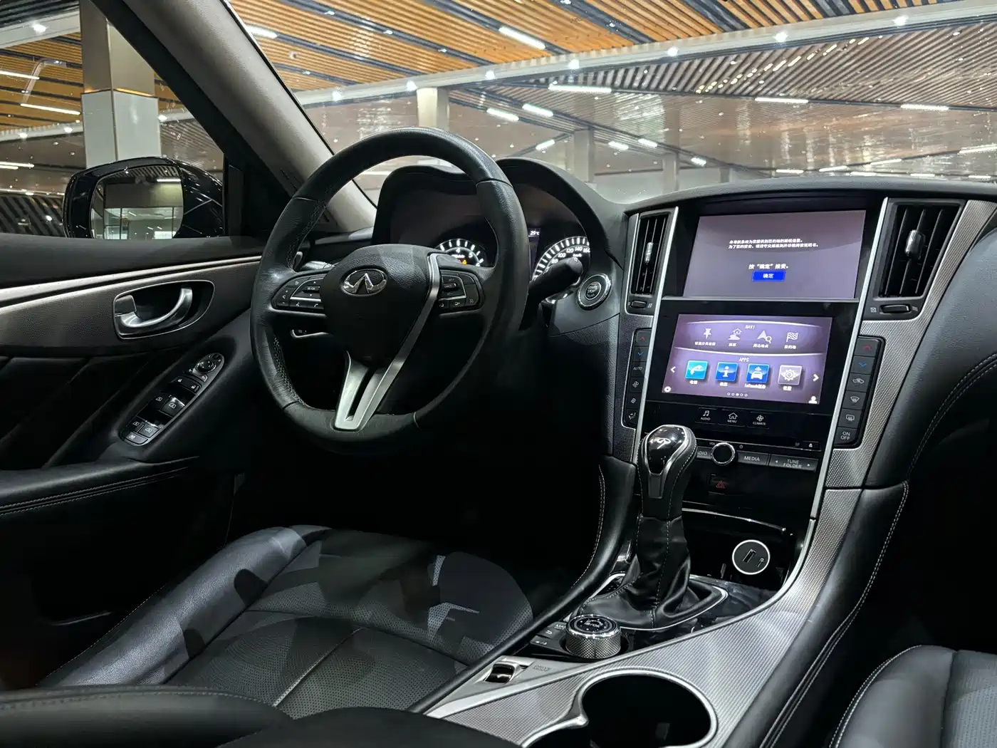 Фото 14 - Infiniti Q50L