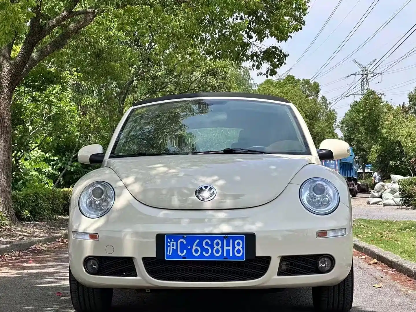 Photo 5 - Volkswagen Beetle