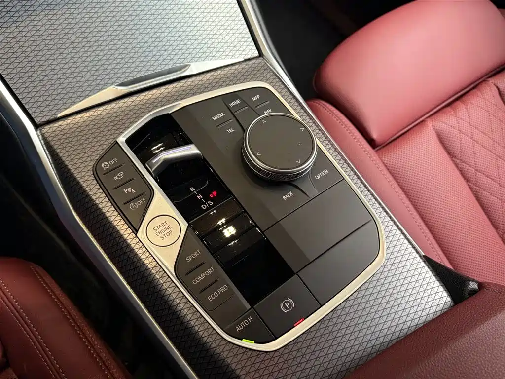 BMW 3 Series 2024 325i M Sport Shadowline Package фото 13