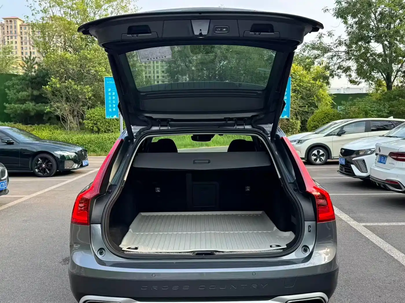 Volvo V90 2018 2017 Cross Country T5 AWD Smart Edition