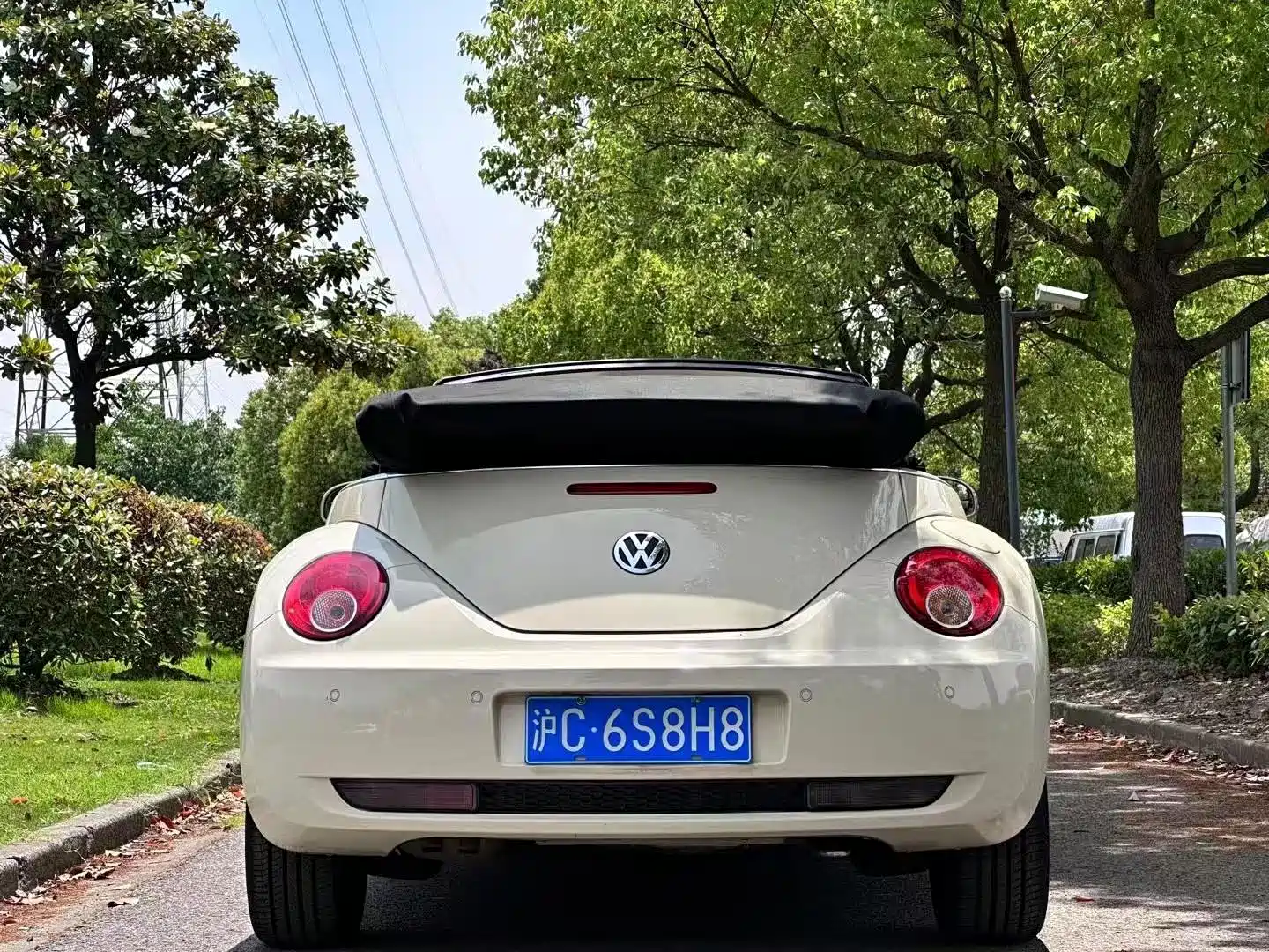 Photo 4 - Volkswagen Beetle