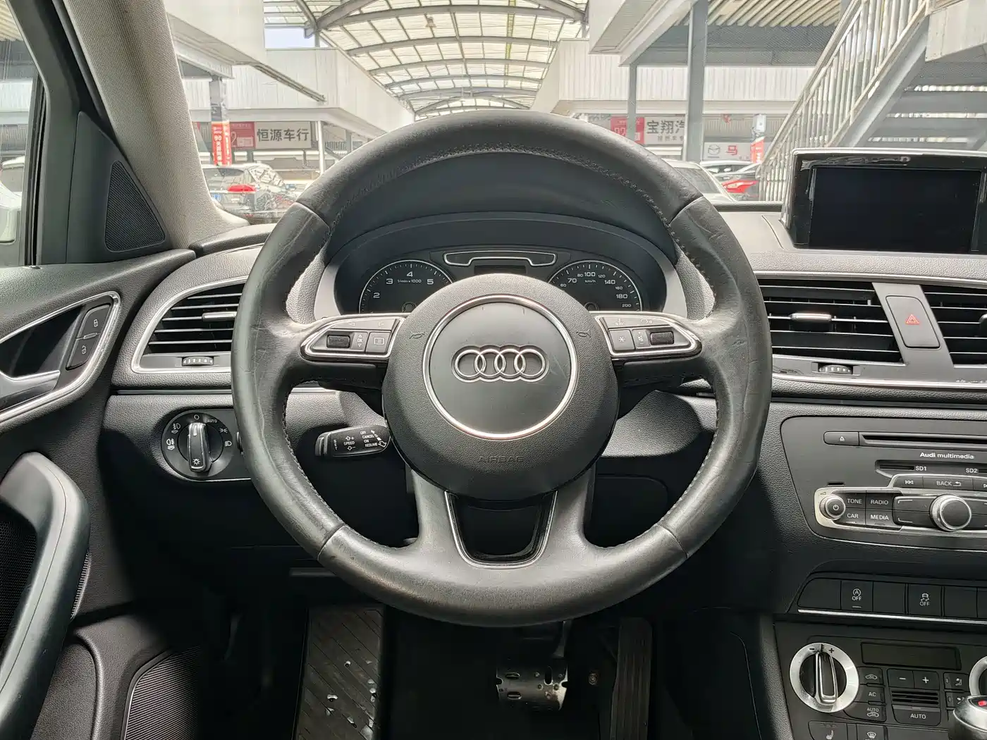 Фото 6 - Audi Q3