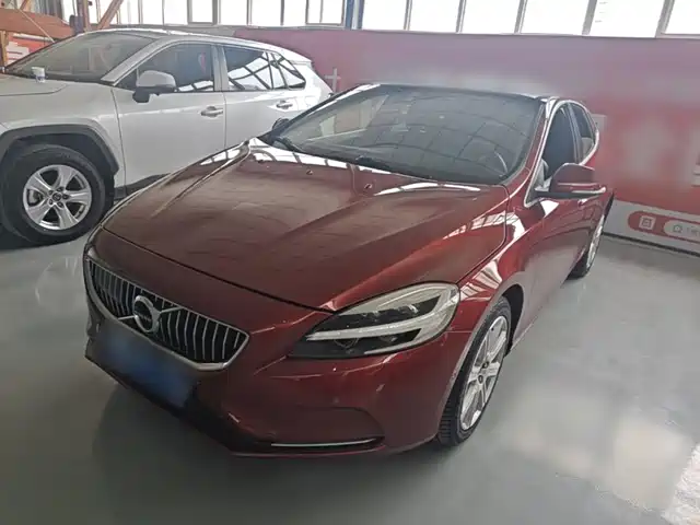Volvo Volvo V40 2017 T3 R-Design