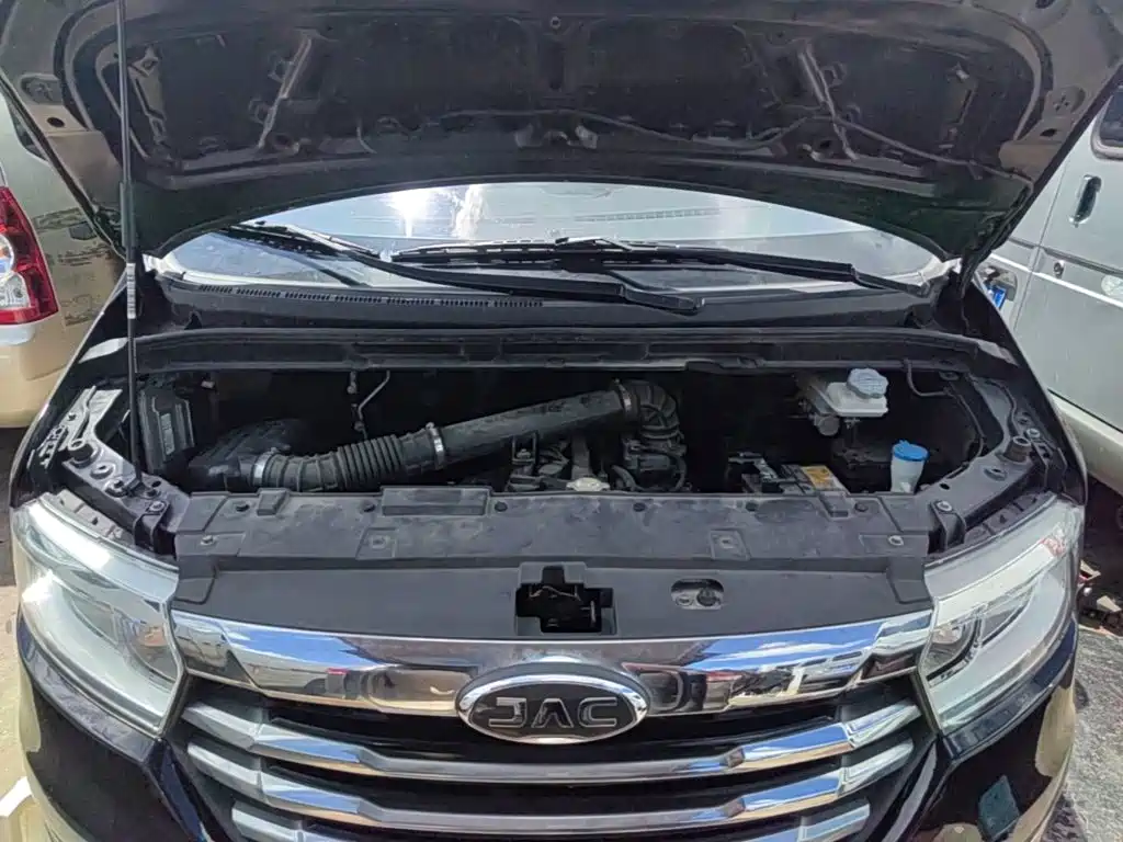 JAC Refine M3 2023 2023 PLUS 1.8L Comfort 7/8-seater