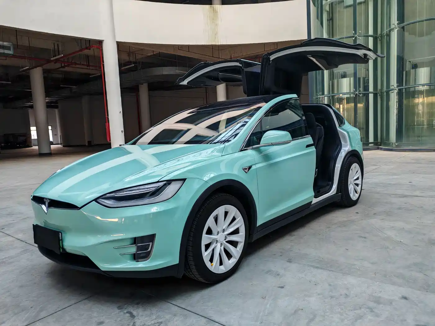TESLA MODEL X