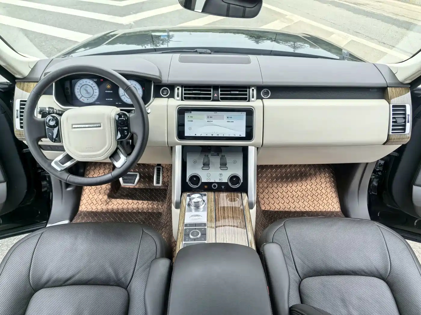 Photo 7 - Land Rover Range Rover