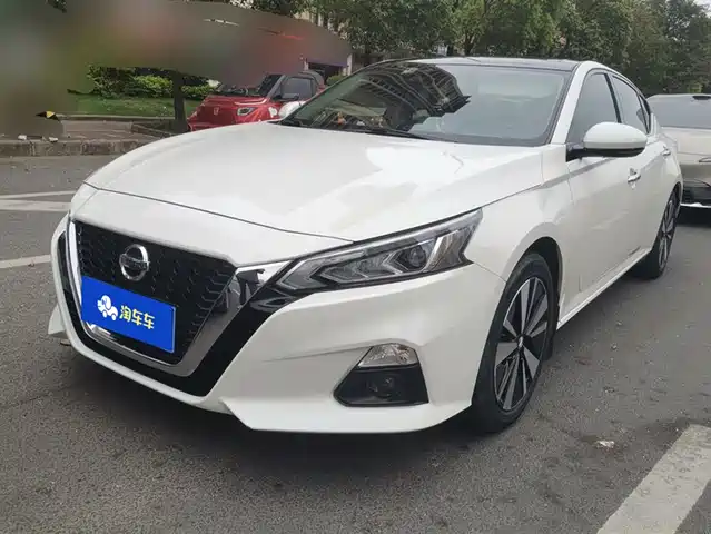 NISSAN TEANA