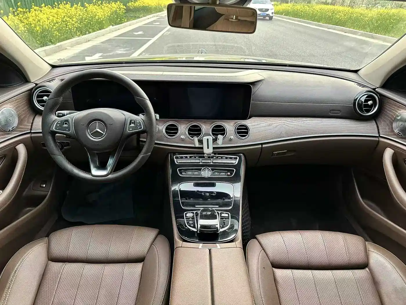 Mercedes-Benz E-Class 2016 E 200 L фото 6