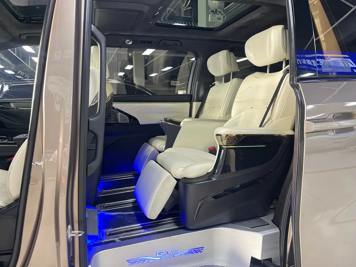 GAC Trumpchi Trumpchi M8 2023 Model Master Series Hybrid Royal Edition фото 7