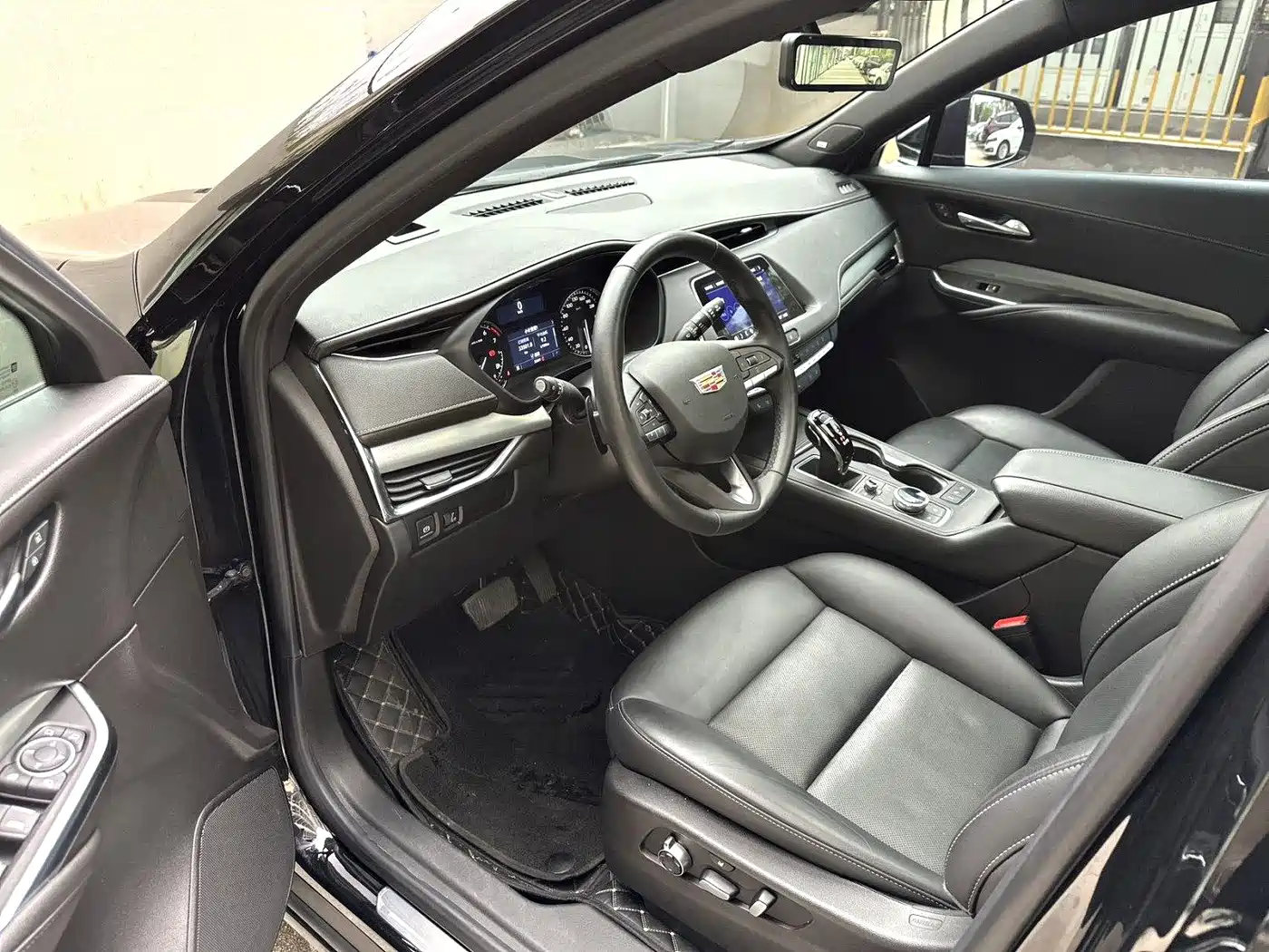 CADILLAC XT4