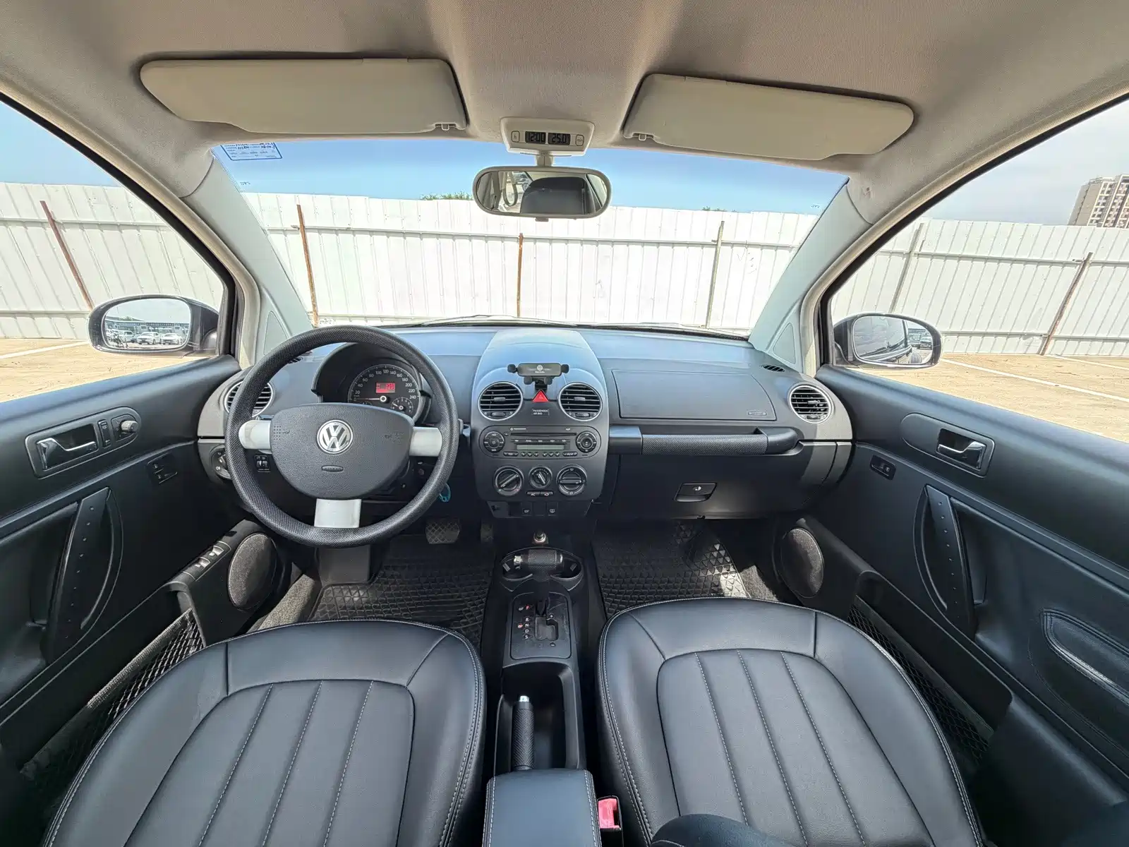 Photo 15 - Volkswagen Beetle