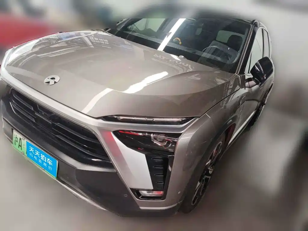 Фото 1 - NIO ES8