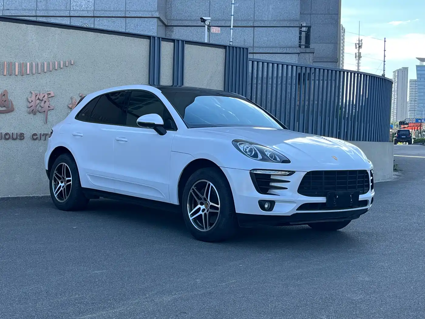 Porsche Macan 2016 Macan 2.0T фото 3