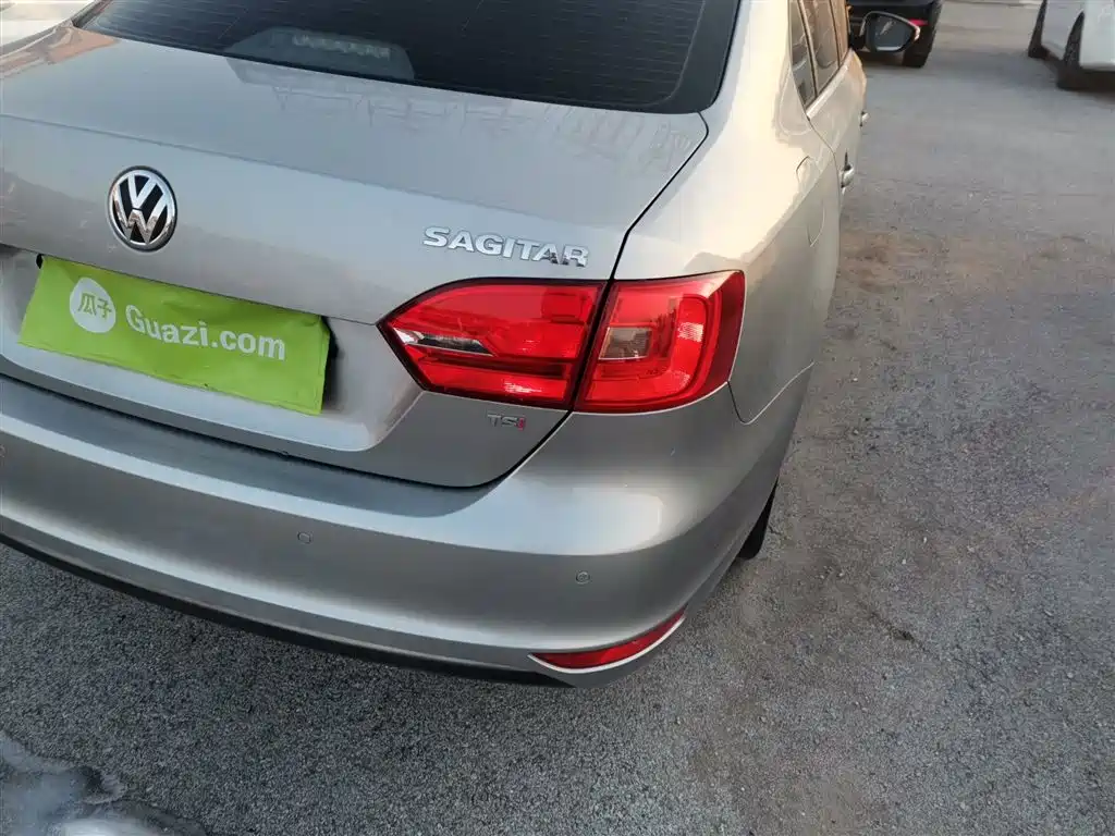 Volkswagen Sagitar 2014 1.4TSI Automatic Luxury фото 24