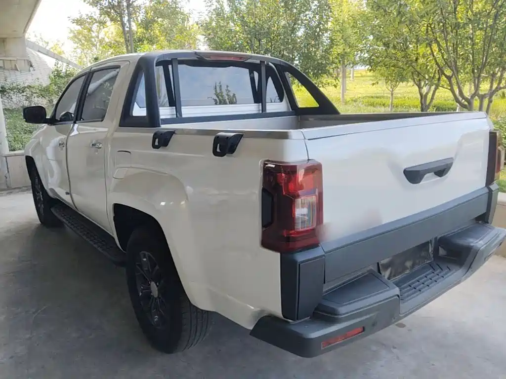 Jiangling Yuhu 7 2023 2022 2.0T Manual Diesel 2WD Comfort Standard Wheelbase