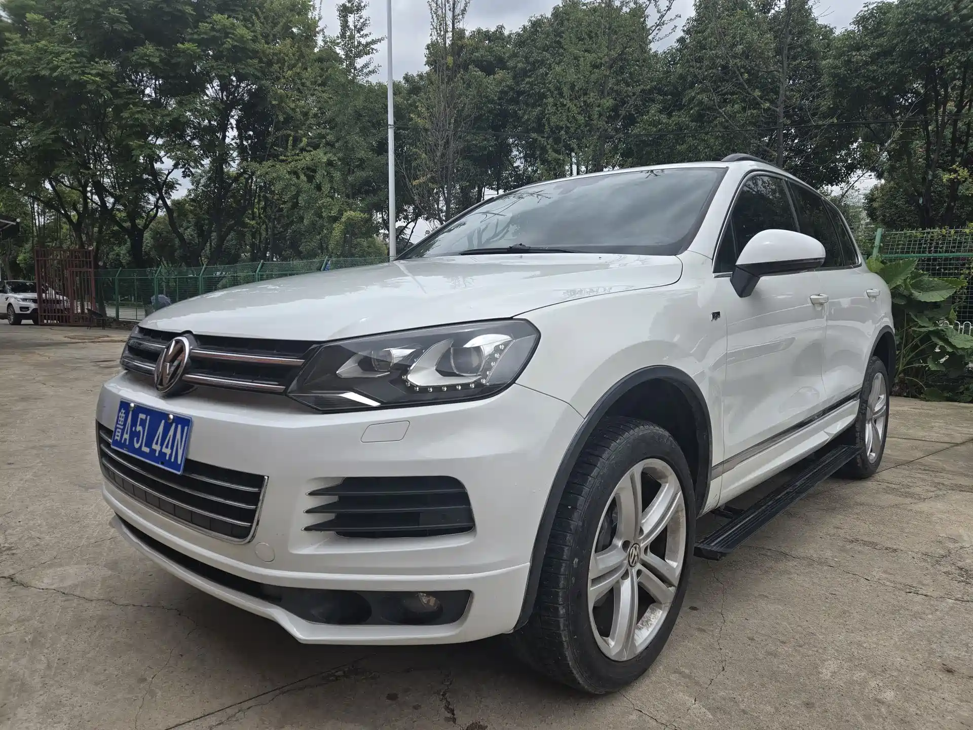 Фото 1 - Volkswagen Touareg
