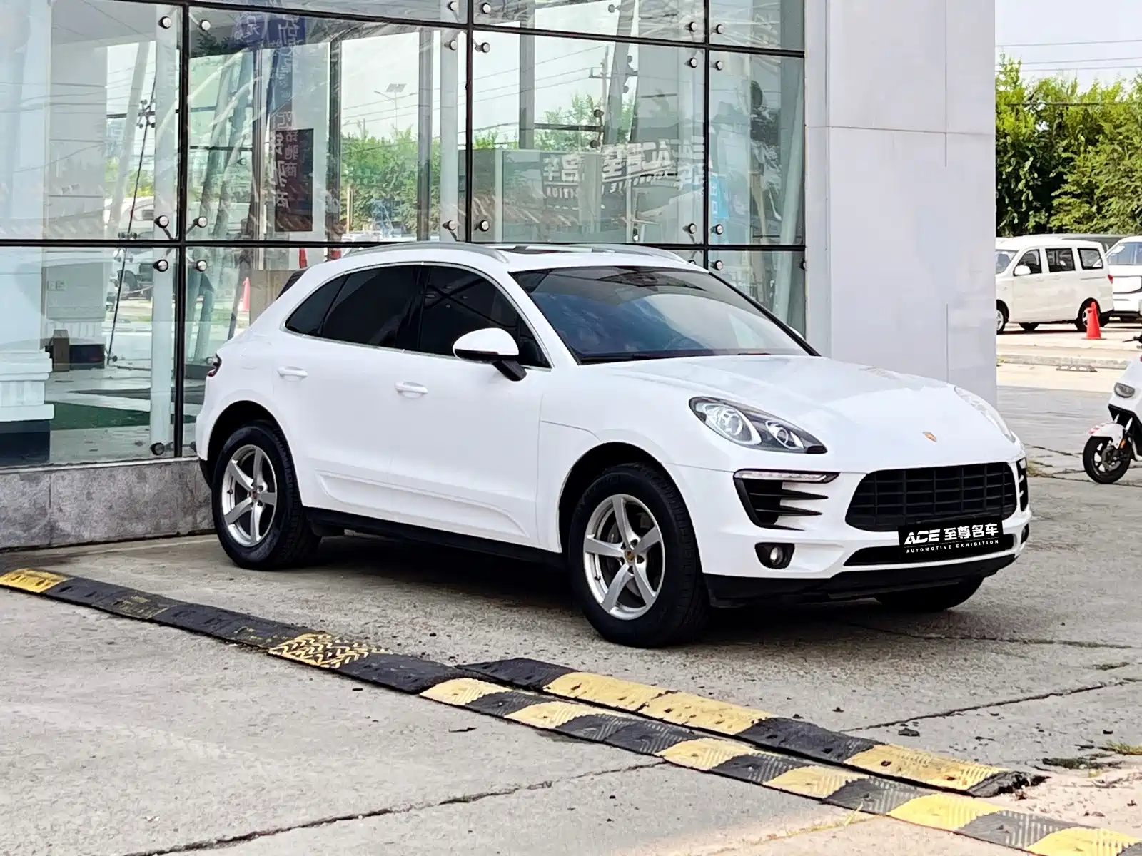 Фото 3 - Porsche Macan