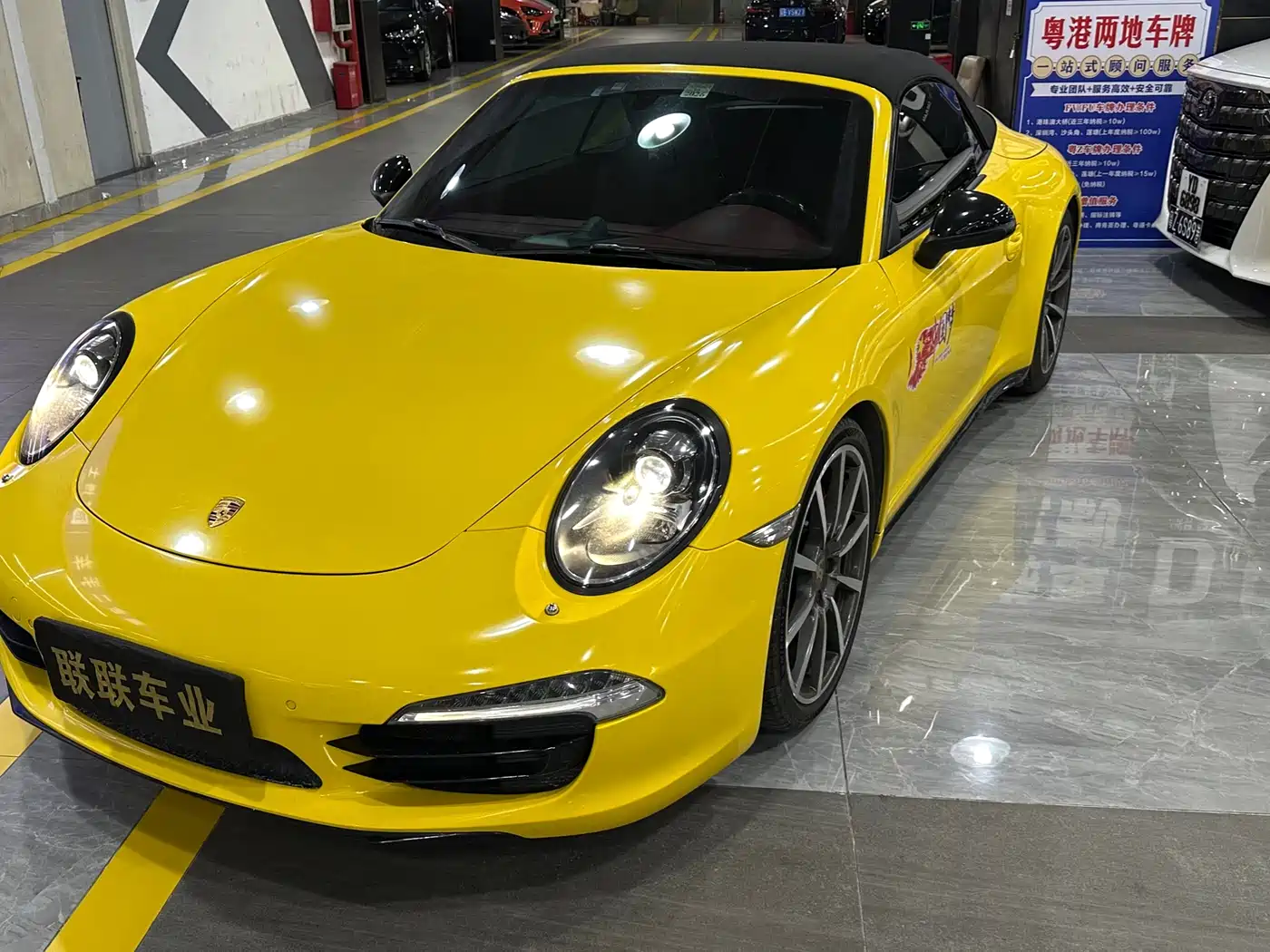 Porsche 911 2013 Carrera 4 Cabriolet 3.4L фото 13