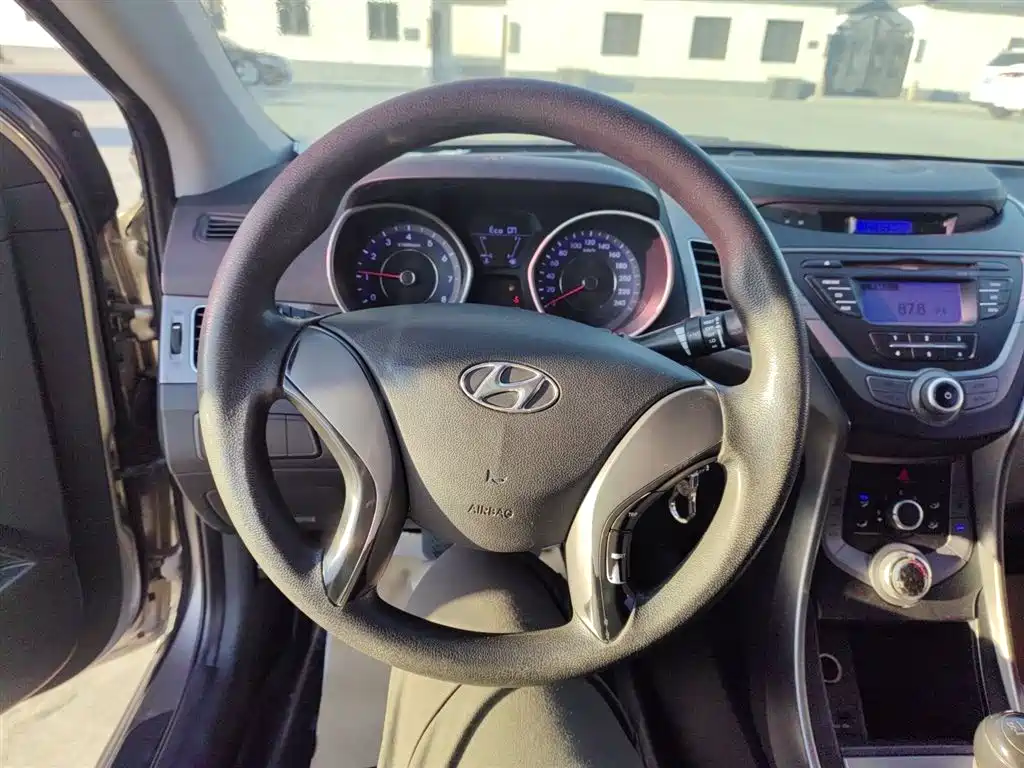 Hyundai Langdong 2015 1.6L Manual Trend фото 10