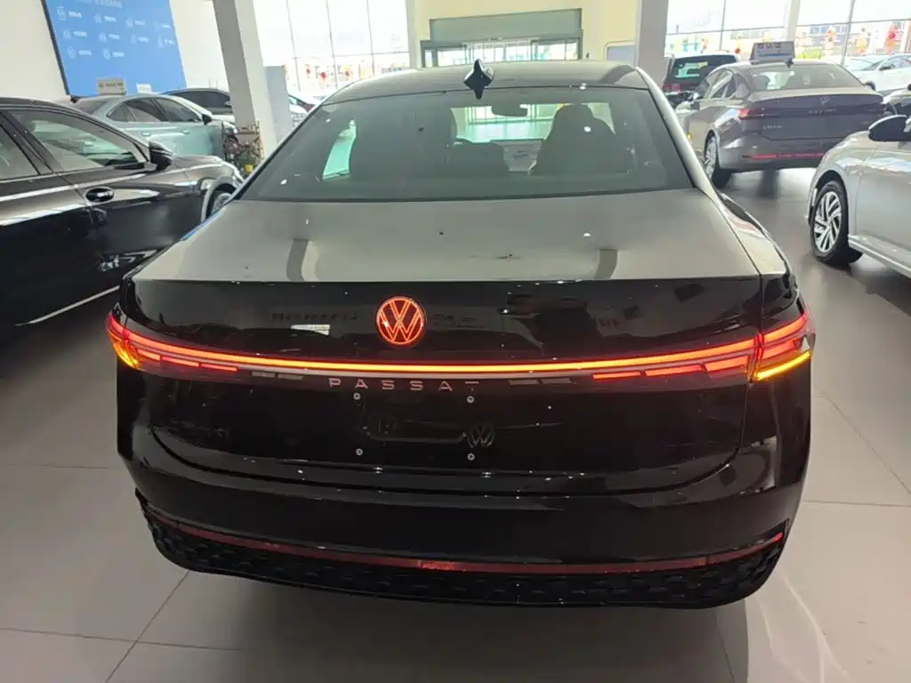 Volkswagen Passat 2025 2026 Pro 380TSI Starlight Dragon Prestige Edition