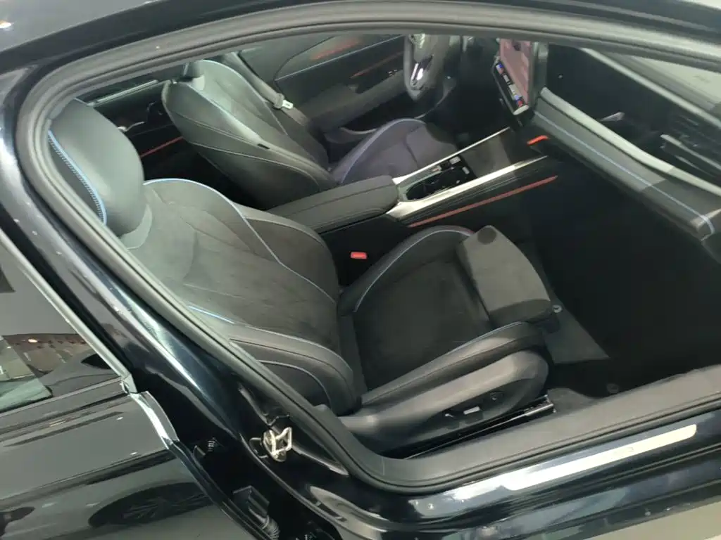 Volkswagen Passat 2025 2026 Pro 380TSI Starlight Dragon Prestige Edition