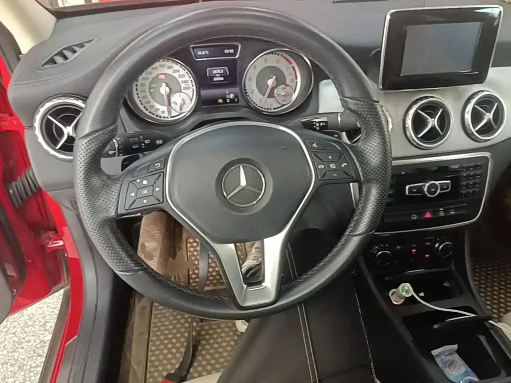 Mercedes-Benz GLA 2015 2015 GLA 200 Fashion