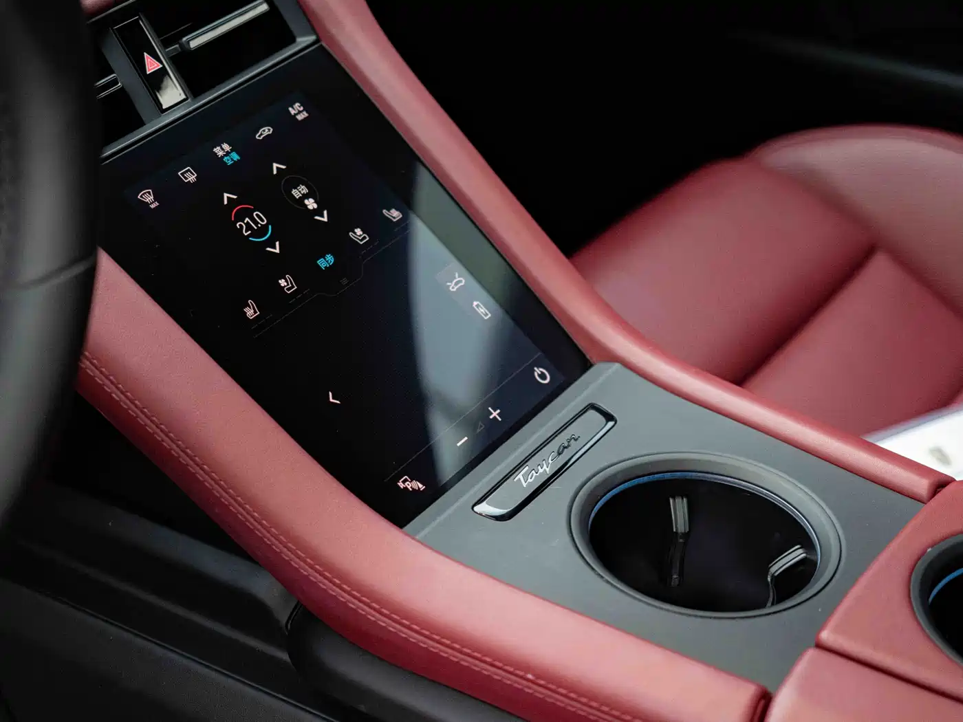 Porsche Taycan 2022 Facelift Taycan фото 23
