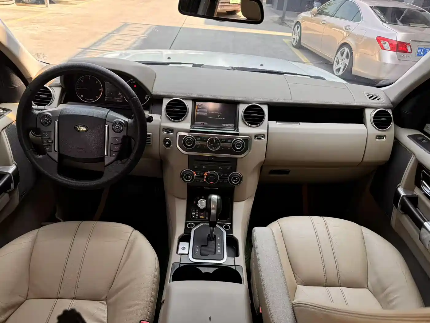 Land Rover Discovery 2010 3.0TDV6 HSE Diesel фото 5