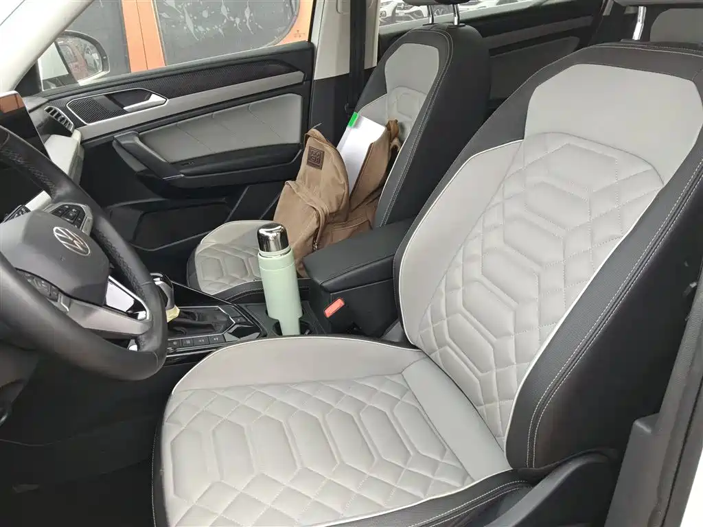 Volkswagen Tayron 2023 300TSI 2WD Luxury Plus Advanced Edition фото 7
