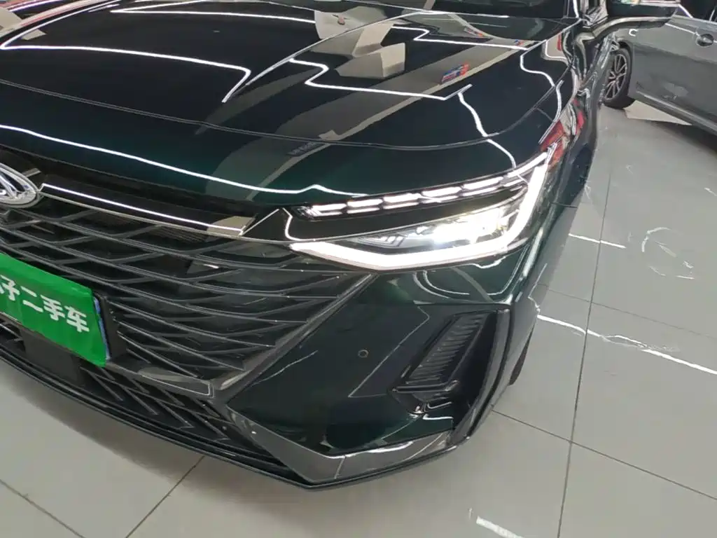 Chery Arrizo 8 2025 2025 Model 2.0T Automatic Royal+