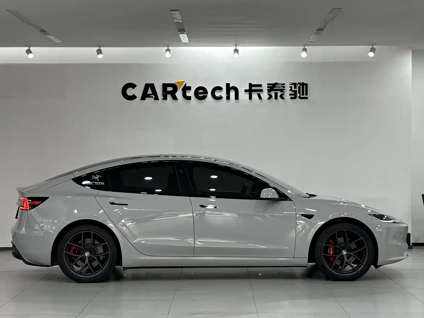 Tesla Model 3 2026 2025 Model Year Facelift Rear-Wheel Drive