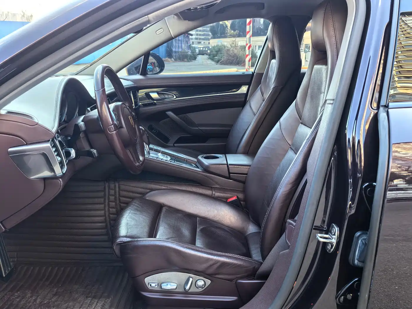 Porsche Panamera 2014 Panamera 4 3.0T фото 5