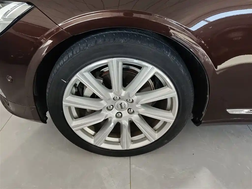 Фото 23 - Volvo S90