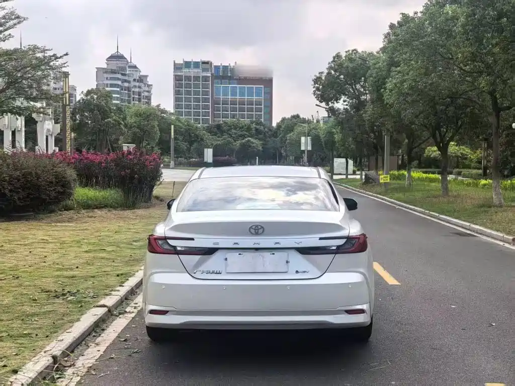 Toyota Camry 2025 2024 Hybrid 2.0HGVP Luxury Edition