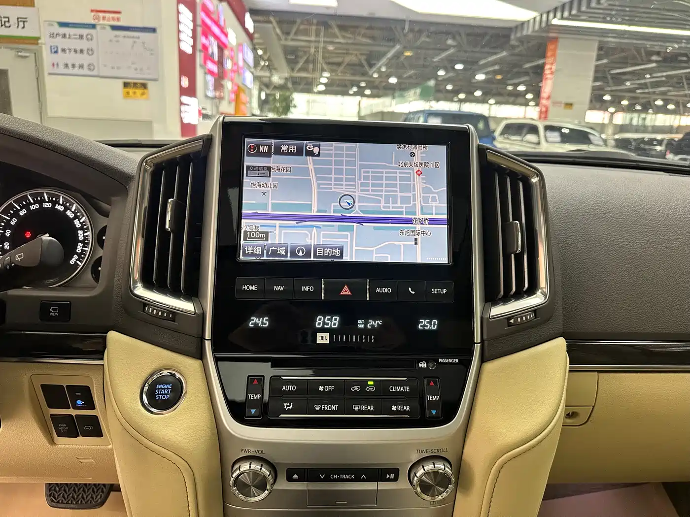 Toyota Land Cruiser 2016 4.6L Automatic VX-R фото 13
