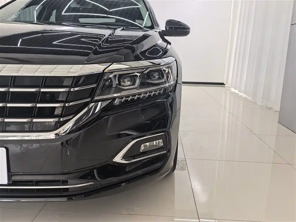 Volkswagen Passat 2019 330TSI Luxury Edition China VI фото 7