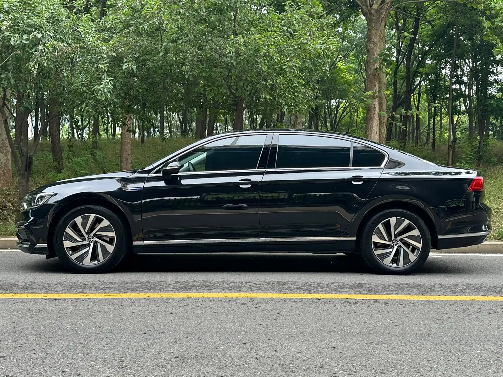 Фото 3 - Volkswagen Magotan GTE Plug-in Hybrid