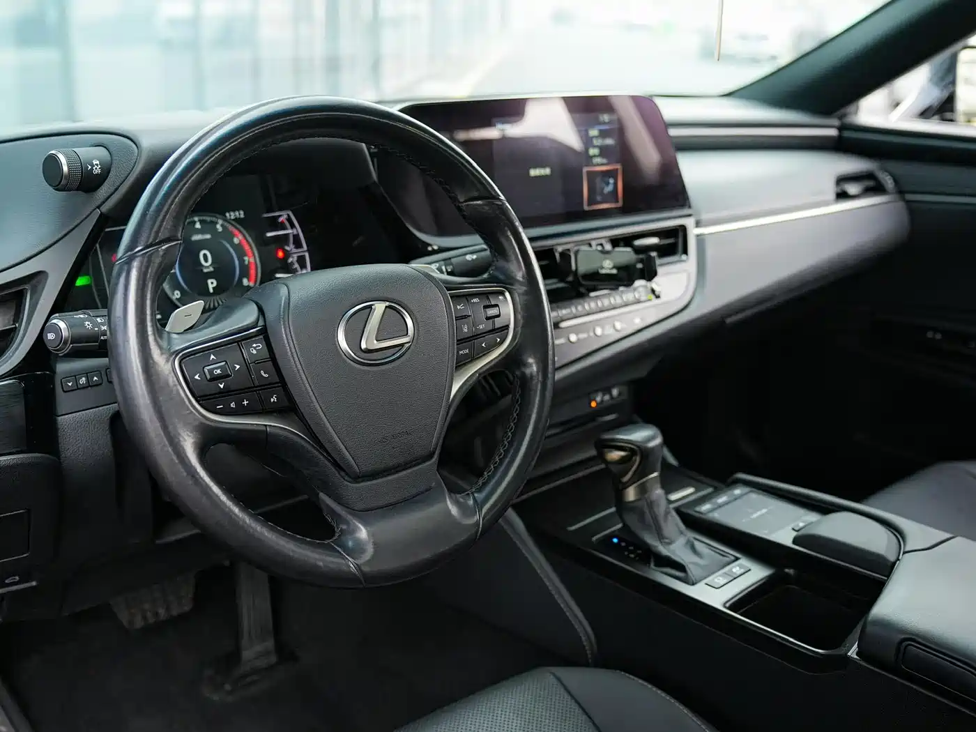 Lexus ES 2021 300h Luxury Edition фото 9
