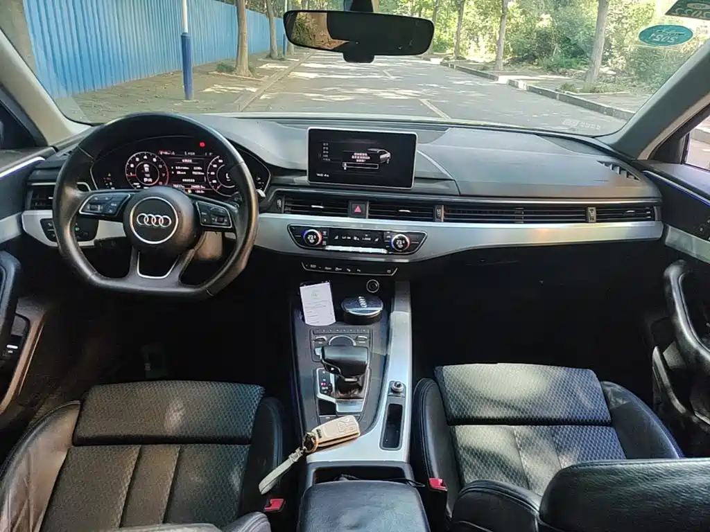 Фото 10 - Audi A4L