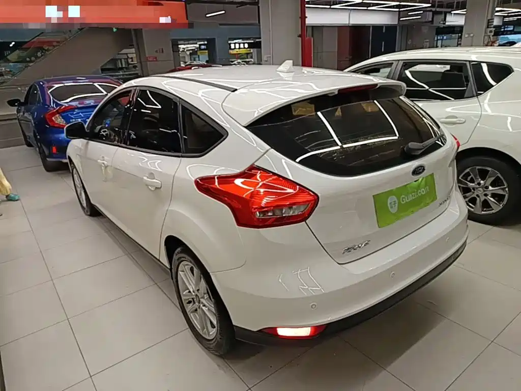 Фото 5 - Ford Focus