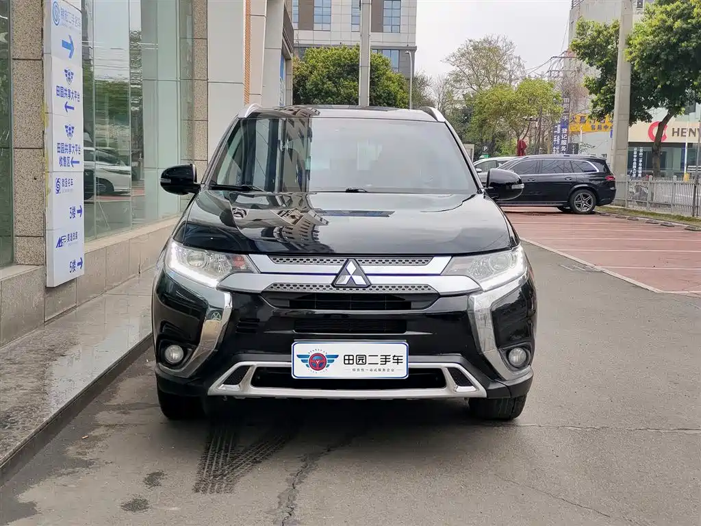 Mitsubishi Outlander 2019 2.0L 2WD Enjoy 5-Seater China VI фото 2
