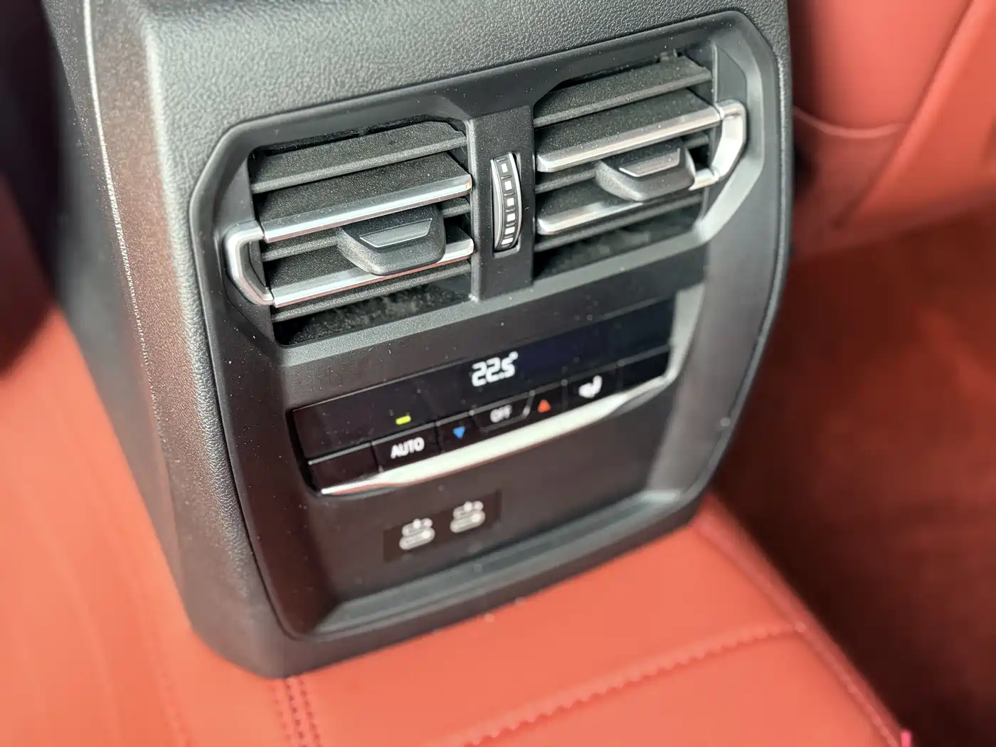 BMW 3 Series 2023 325Li M Sport Black Night Package фото 24