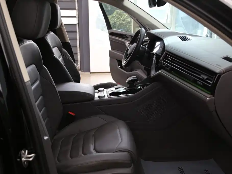 Volkswagen Touareg 2024 2023 3.0TSI R-Line Classic Sports Package